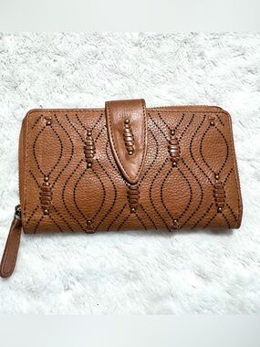 NEW- VILENCA HOLLAND Stitched Stud  With Flap Zip Cognac Leather Wallet